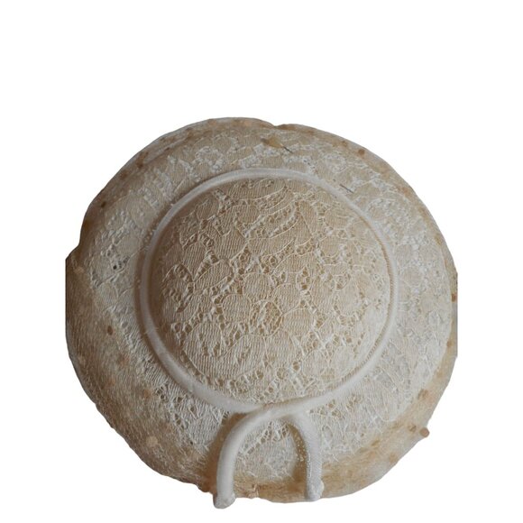 Vintage 1950s Mushroom Cream lace hat with tan lace accent - Estate Find - Picture 5 of 8